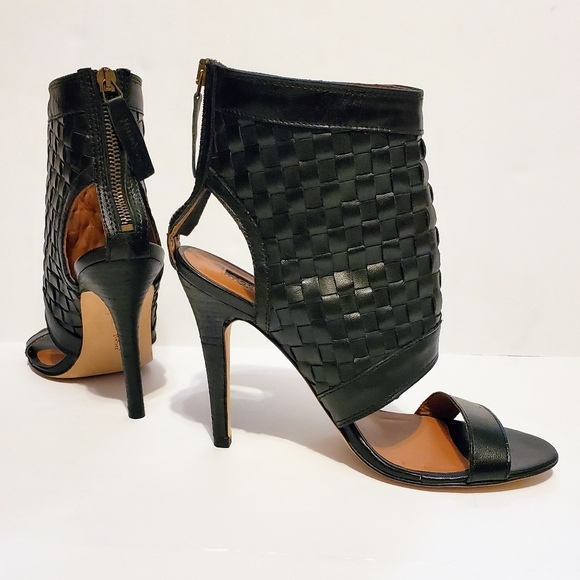 Modern Vintage Shoes - Modern Vintage Daniele Black Leather Heels Size 39